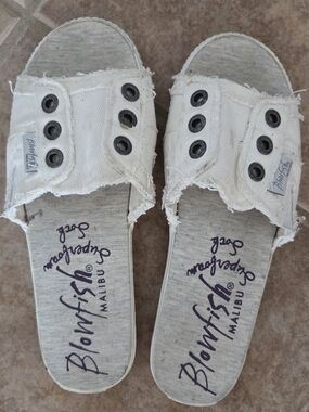 Blowfish White Frayed Canvas Slide Mules